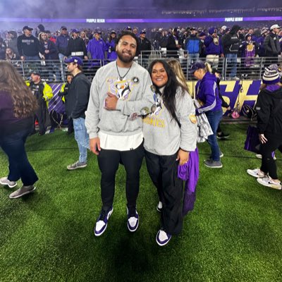 y’all alreadyyyyy know what it is 💜🐾💛#WOOF #NewProfilePic