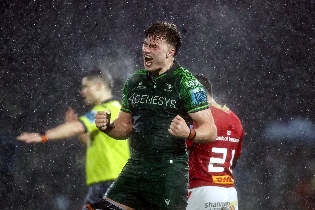 Skeptically claiming the wettest weather is already in the books for 2024 as @connachtrugby defeat @Munsterrugby in their @URCOfficial New Years derby day game 🌧