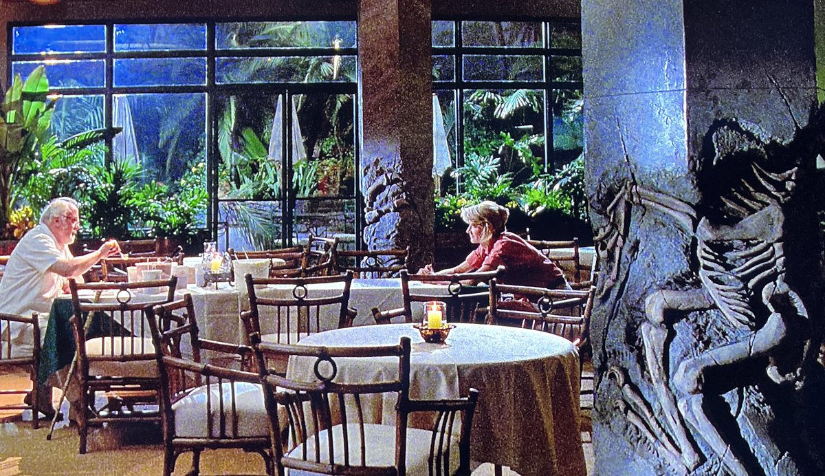 Jurassic Park set designers went hall of fame hard incorporating fossilized skeletons into the load bearing pillars of a theme park restaurant