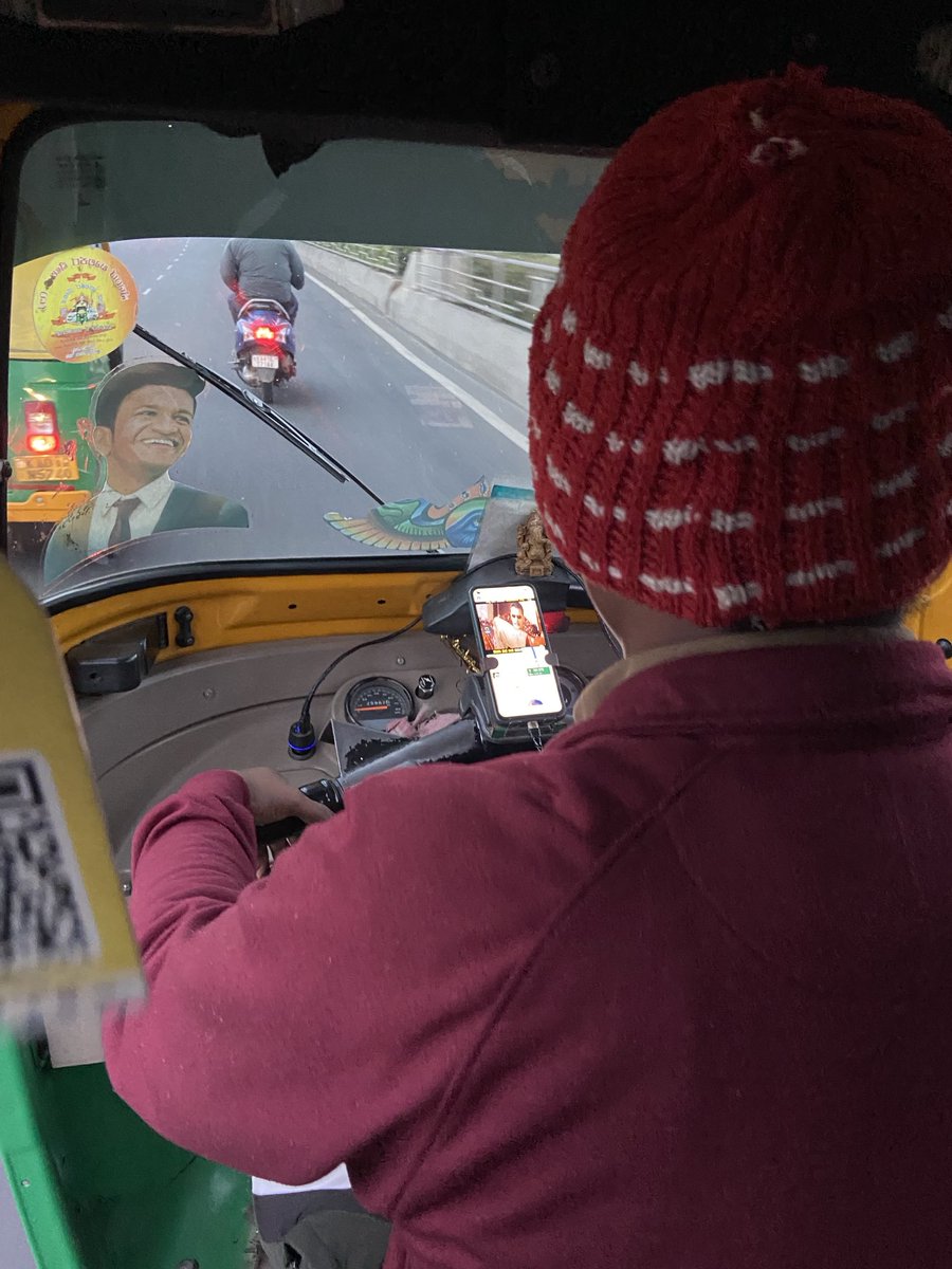 hulumanava's tweet photo. .⁦@DgpKarnataka⁩ Sir, This is the most dangerous thing happening across Karnataka. Auto and cab drivers watching videos while driving.  Please do something 

At times have witnessed some pvt car drivers too…. https://t.co/8HYMgj9Bn9