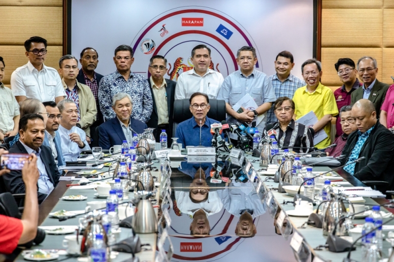 Anyone suggesting that the government is dominated by the DAP should be required to produce proof or is guilty of abusing 2Rs of race and religion to instill racial and religious animosities to create hate and disunity in Malaysia

blog.limkitsiang.com/2024/01/02/any…