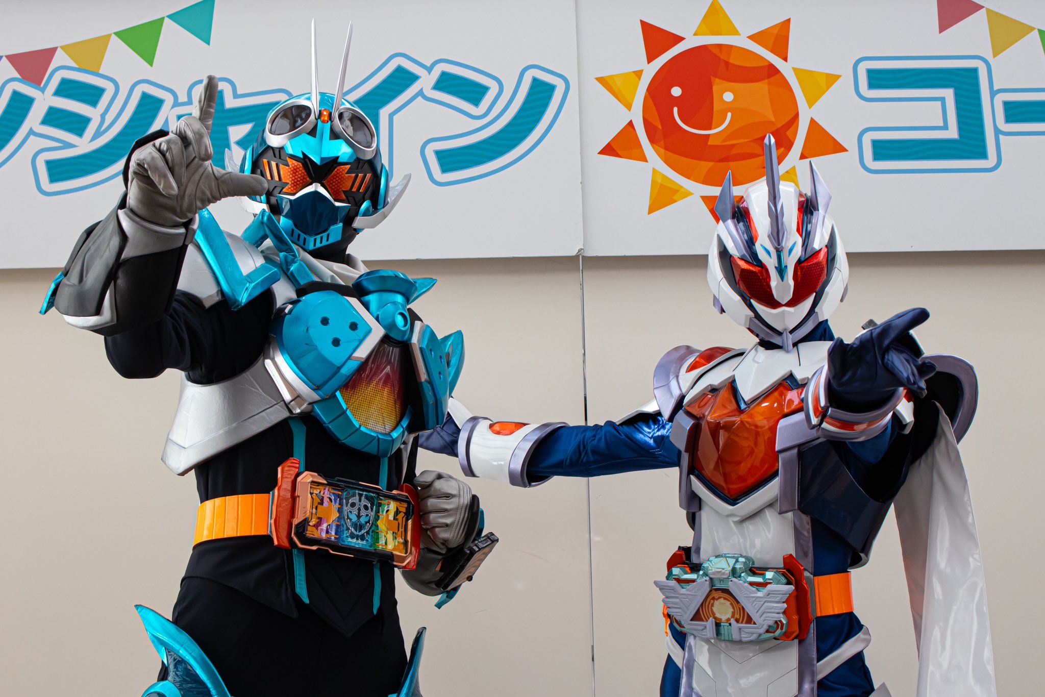 仮面ライダーガッチャード　仮面ライダーマジェード　グッズセット 仮面ライダーガッチャードvs仮面ライダーレジェンド DXレジェン