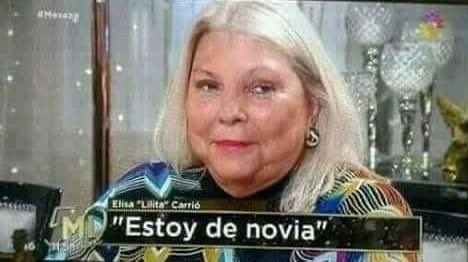 Me mandó una foto del atardecer y me puso : “la saqué para vos, porque sé que te encantan” 
Listo, soy esta