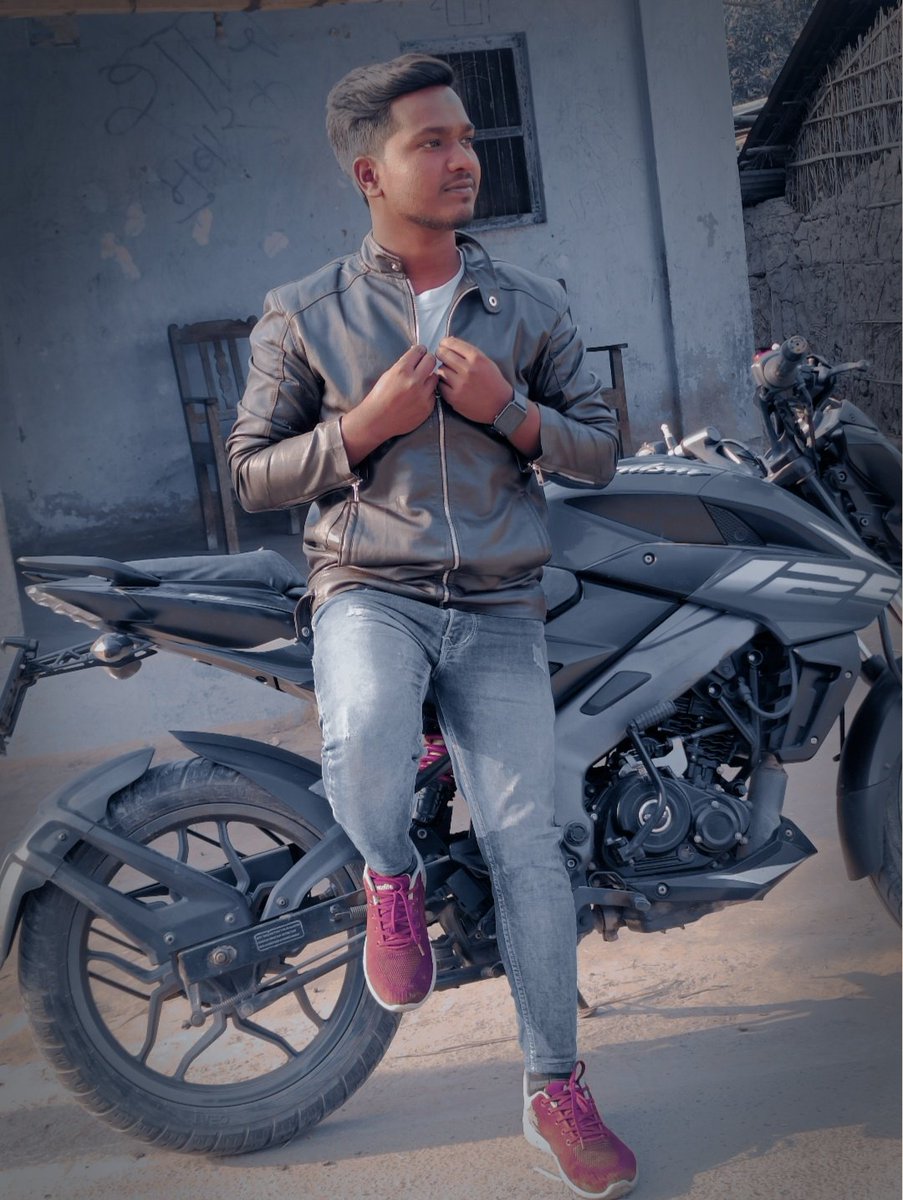 theislamkhan's tweet photo. लोग:- आप के इतने दुश्मन है आपके साथ वाले भाग गए तो, आप अकेले रह गए तो
मैं:- अकेले बहोत हैं हम 🔥🔥
#firstpic2024 #uniquelaunde #mdislam #trend #foryoupage #fypシ゚ #viralpage https://t.co/ks6U5rM2Ct