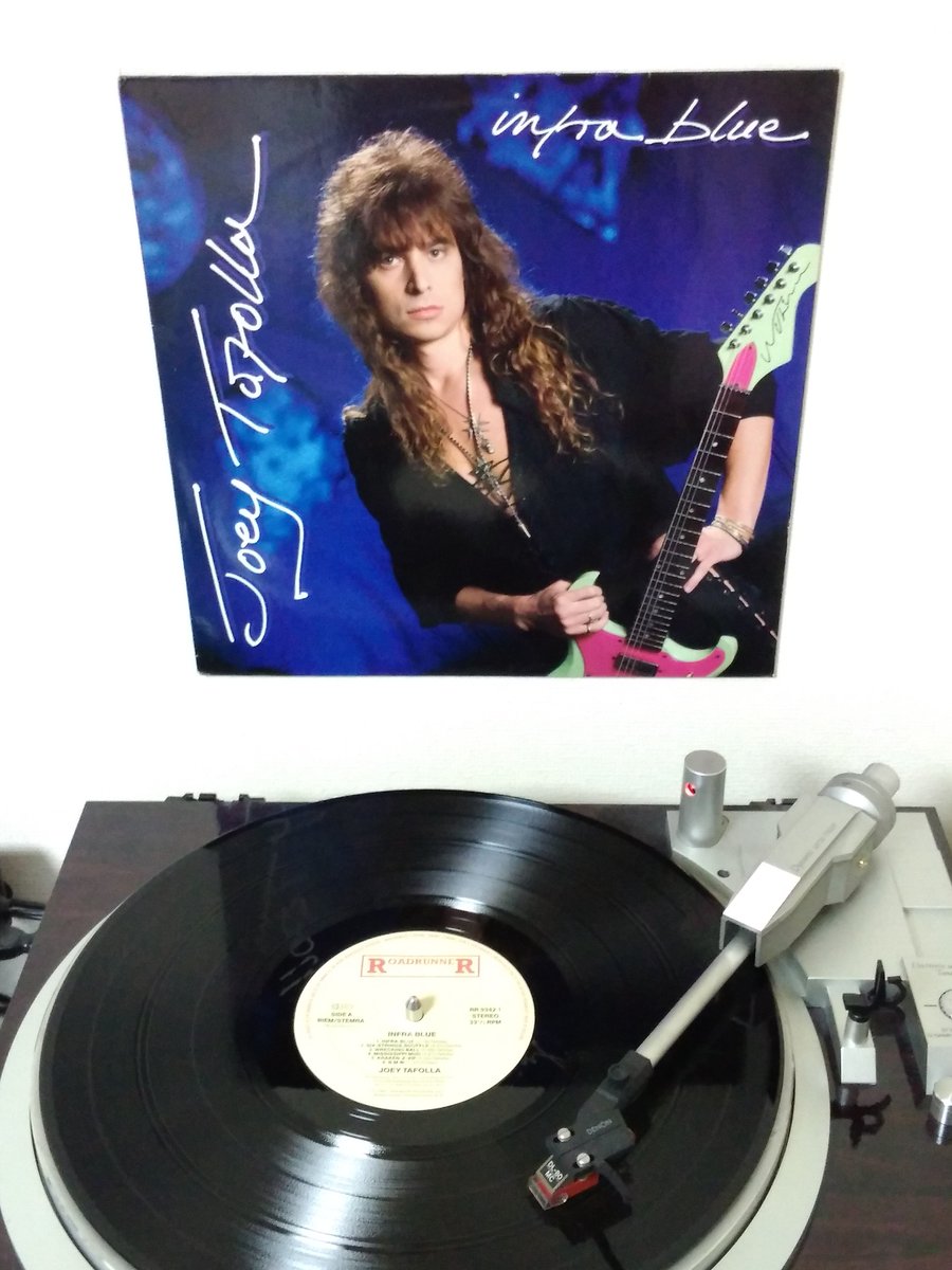 trhmnkn691's tweet photo. Joey Tafolla - Infra-Blue (1991)
#nowspinning #NowPlaying️ #アナログレコード
#vinylrecords #vinylcommunity #vinylcollection
#instrumentalrock
#joeytafolla #jagpanzer #mikevarney https://t.co/erbYvHBh0n