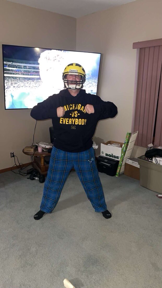 MikeZyla11's tweet photo. @cj_greenlee Go blue…. https://t.co/XYZjveKEY0