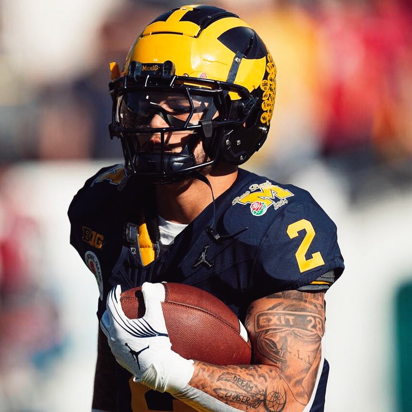 PFF_College's tweet photo. Michigan RB Blake Corum in the Rose Bowl:

〽️ 21 Touches
〽️ 118 Total Yards
〽️ 2 Touchdowns https://t.co/ZcbkE02C4T