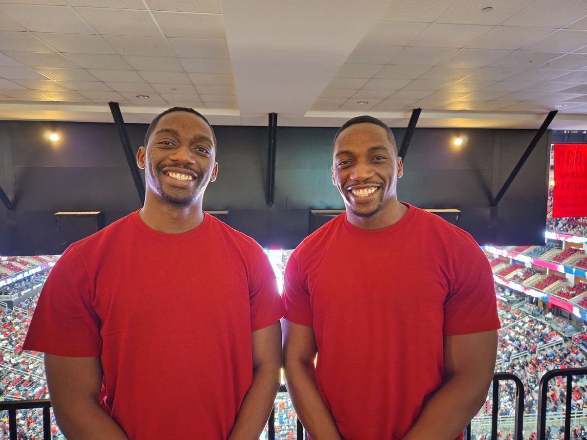 PrincipalLang's tweet photo. Real twins in the building for @HoustonRockets Twin Night!! Go Rockets!  🚀 #Section401 https://t.co/eEP9CMiIHB