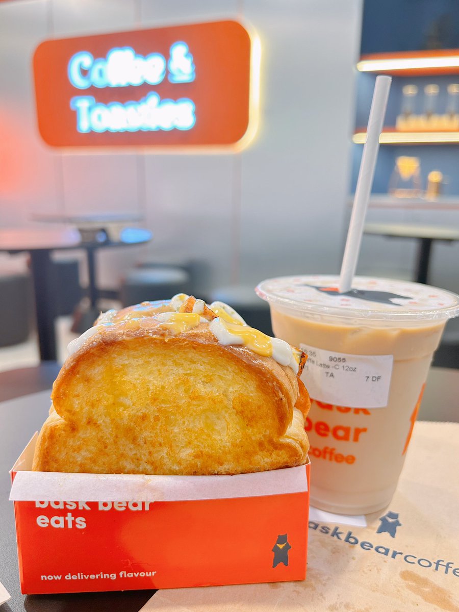 pja_chan's tweet photo. Siapa suka sandwich &amp; coffee mcm aku boleh la berlari ke Bask Bear sekarang bestiesss sekalian sebab dorang ada promo RM9.90 je untuk toast+coffee 😋

I dah beliiii. Macam biasa sandwich toast Bask Bear ni tidak pernah mengecewakan 🥹 

Telur tu sikit punya tebal, puas hati😤 https://t.co/zRzq47ZECP
