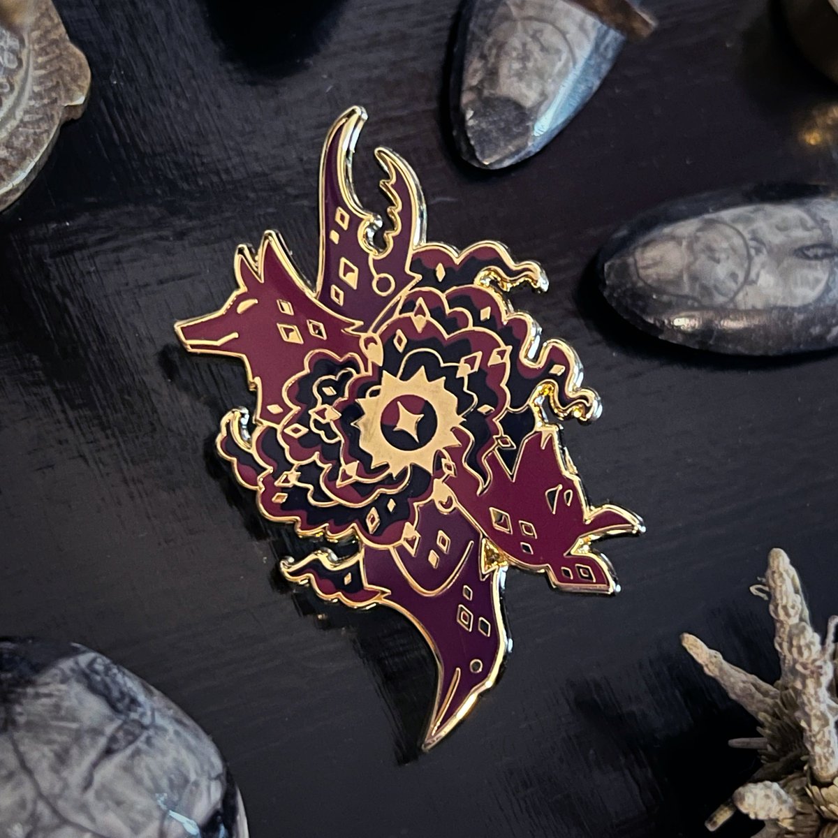 ThistleBeetle's tweet photo. Happy New Year! 🎉 Excited to share the River of Lights Sticker and Pin I designed for @legendlarkpod's annual mail-tier patreon gift! I am really happy with how they turned out and I hope listeners will be too!

Available now at https://t.co/ZBexAP4uKC https://t.co/HBJvpNbOGB