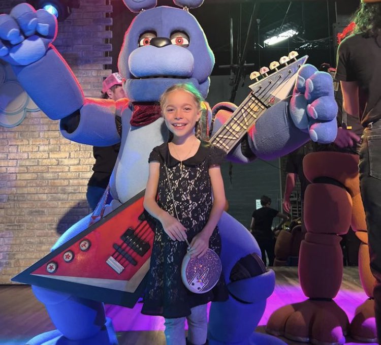 uorplefever's tweet photo. WAKE UP BABE NEW FNAF MOVIE BTS JUST DROPPED https://t.co/6wRA2iYZFP