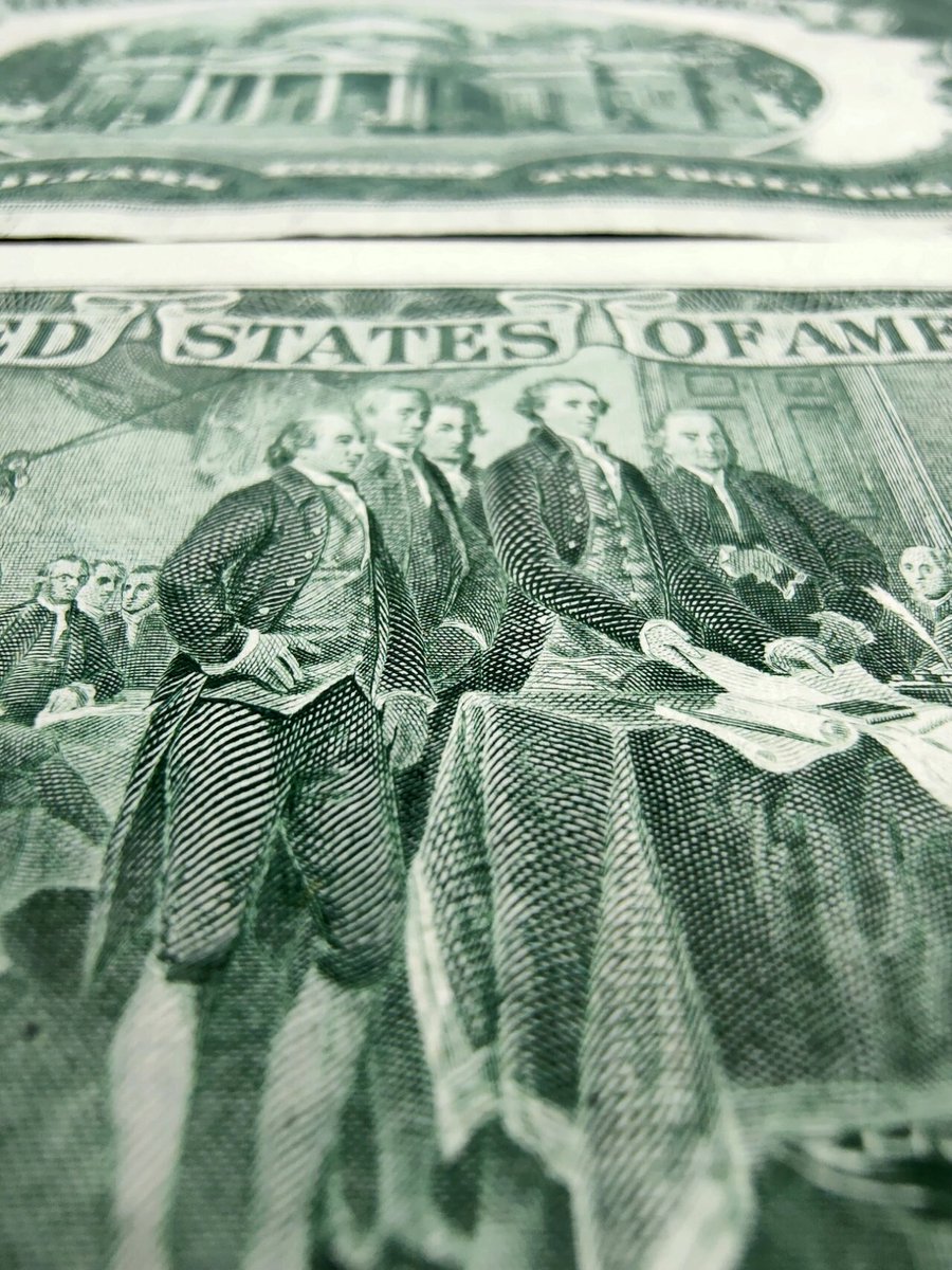 As mulheres devem trabalhar duro e ganhar dinheiro em qualquer momento. Quando nada está do jeito que você quer ou imagina, pelo menos você terá muito dinheiro.