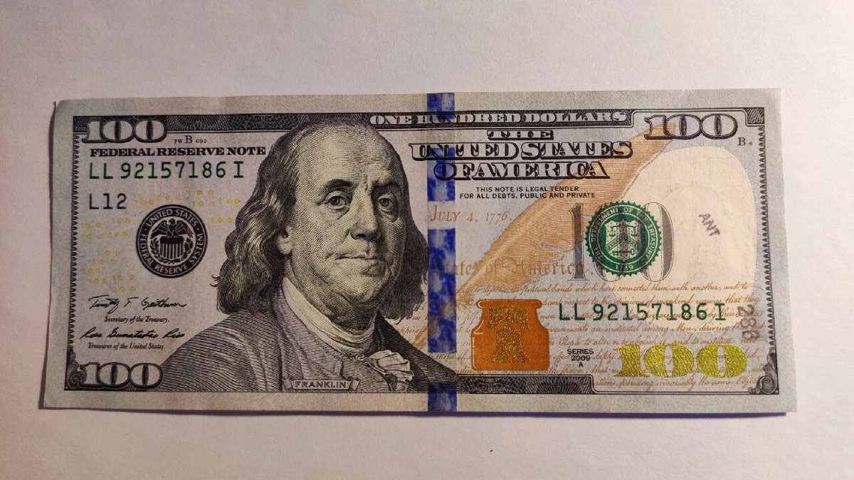 Pense em como enriquecer quando não tiver nada pra fazer, pare de se afetar tanto no mundo das emoções. O dinheiro que você segura na palma da mão é sempre mais reconfortante do que um coração inconstante.