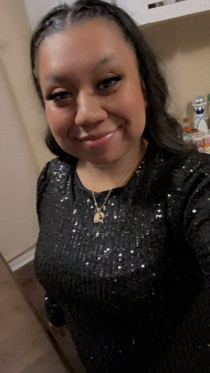 _BeautifulMee_1's tweet photo. Happy New Year !! 😘🤎🩵🎆🍾🥳🥂 https://t.co/hDigYYV0CY