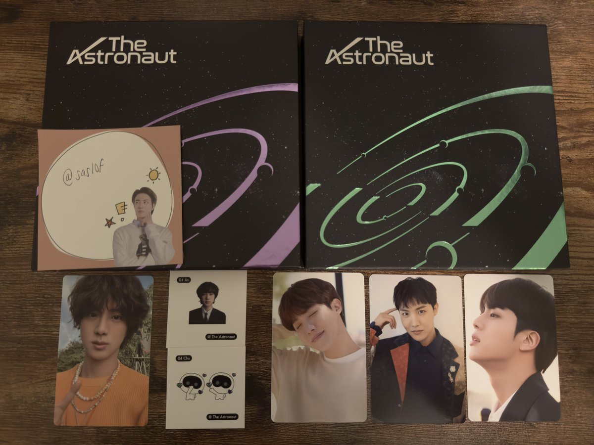 sas10f's tweet photo. Welcome 2024 GA #2 🥳💜
Open WW - 1 winner

The Astronaut versions 1 &amp; 2 (includes posters as well as 1 PC and stickers shown in the photo, no postcards)
3 official D’icon photocards

Reply and RT to enter
Ends Saturday 1/6 at 12pm ET https://t.co/rPYcBTsJcU