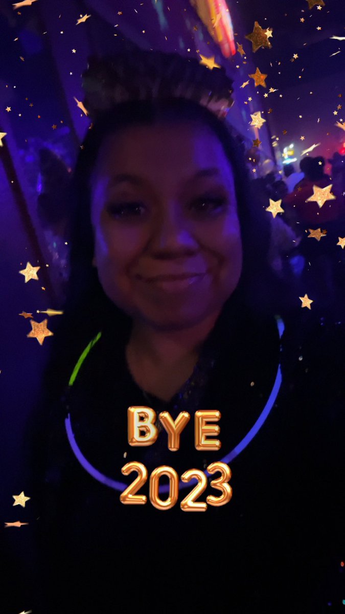 _BeautifulMee_1's tweet photo. Happy New Year !! 😘🤎🩵🎆🍾🥳🥂 https://t.co/xLHkaFlcXd