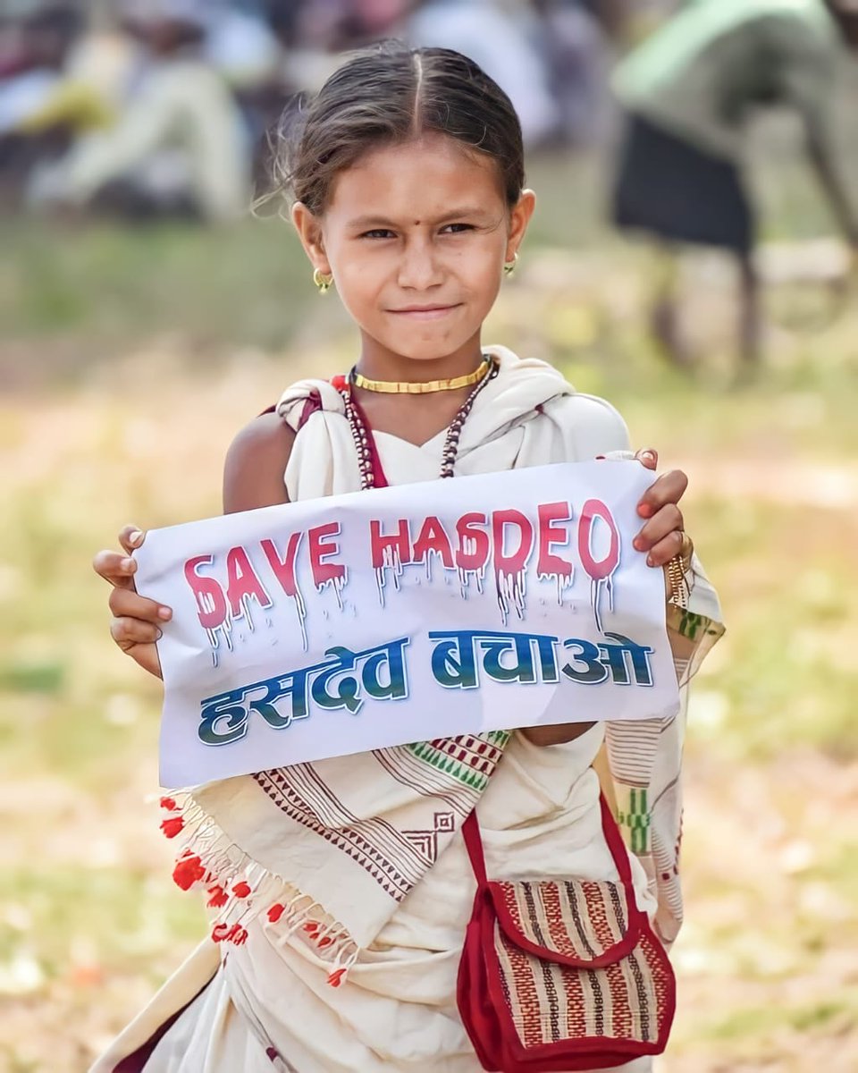 SR_Jareda's tweet photo. #हसदेव_अरण्य_बचाओ, क्योंकि मुनाफ़े की इस दौड़ में आप सिर्फ़ जंगल ही नहीं ख़त्म कर रहें बल्कि उसके साथ साथ जनजीवन और पर्यावरण को भी ख़त्म कर रहे हैं।   
#PMOIndia 
@DEFCCOfficial 
@Bjp_Chattisgarh https://t.co/5wXB4EdcDR