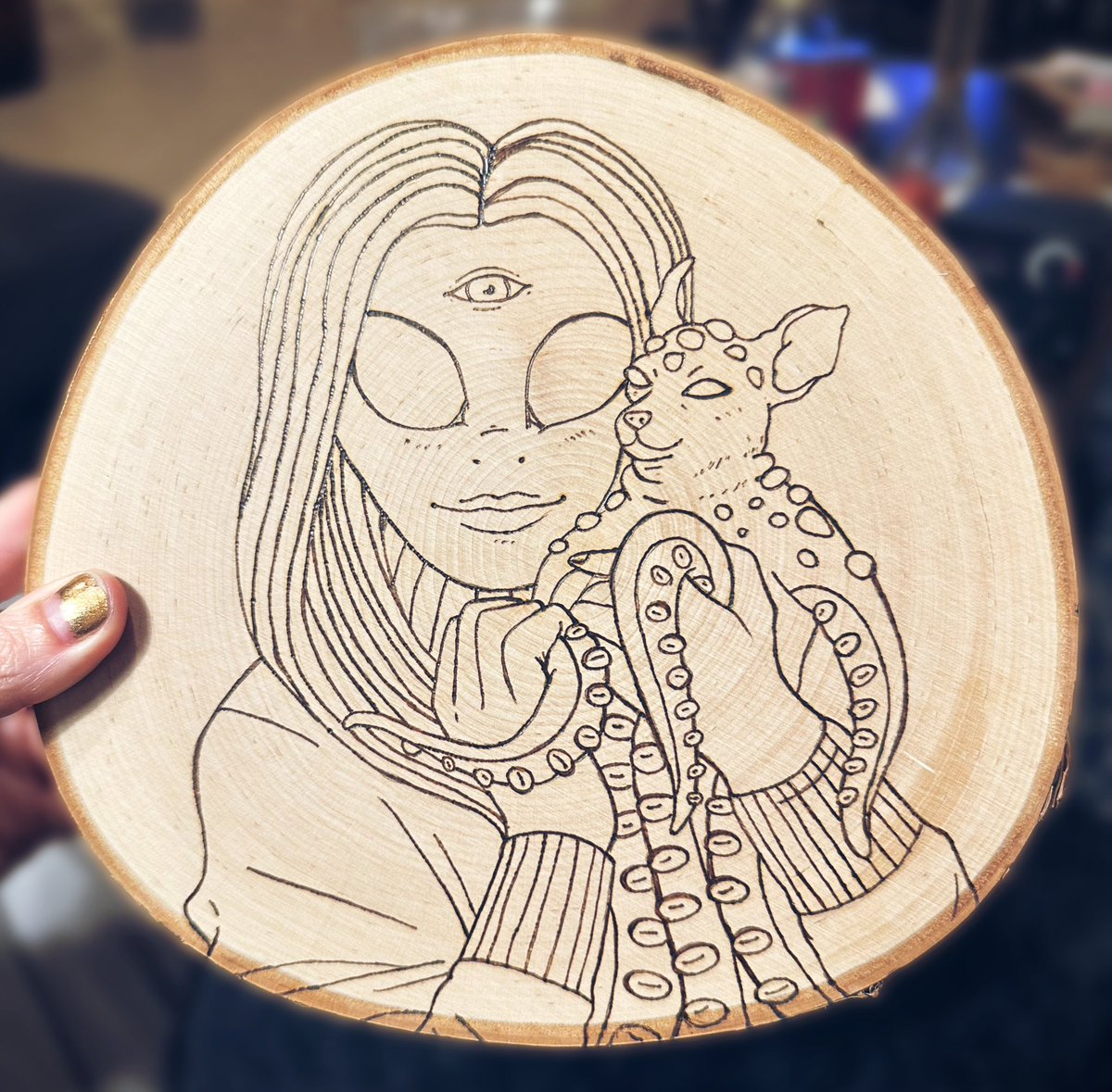Trying to decide how I want to finish this one off… 🤔🔥🪵

#pyrography #CraftersOfTwitter