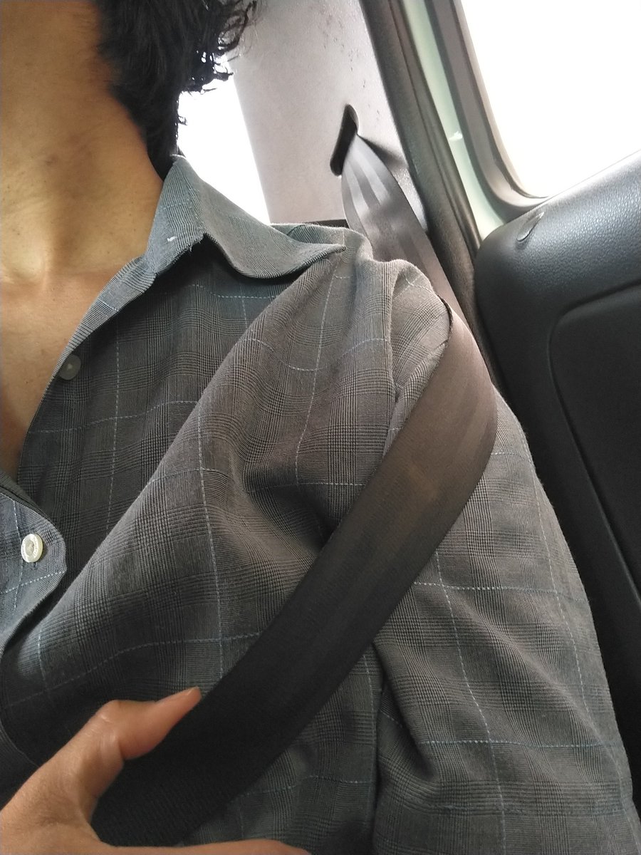 BlackAutie's tweet image. A tropa dos autistas que andam com o cinto de segurança no ombro pq não suportam ele perto do pescoço