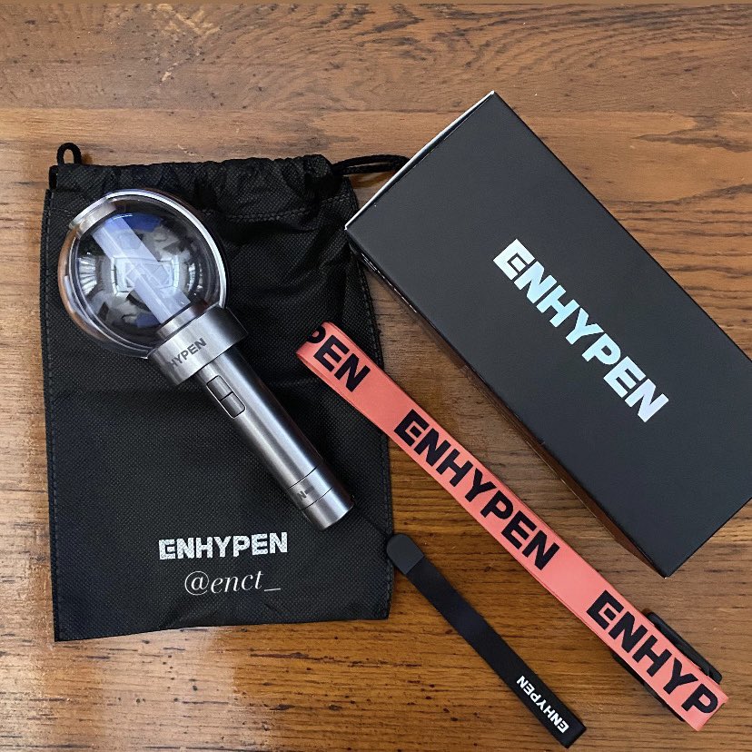 enct_'s tweet photo. wts lfb ph

unsealed engene bong 

- mint condi
- no pc
- free lanyard (orange)
- payo

price: php 1,700

mop: gcash

# enhypen light stick fate concert https://t.co/3V6d1cWxZC
