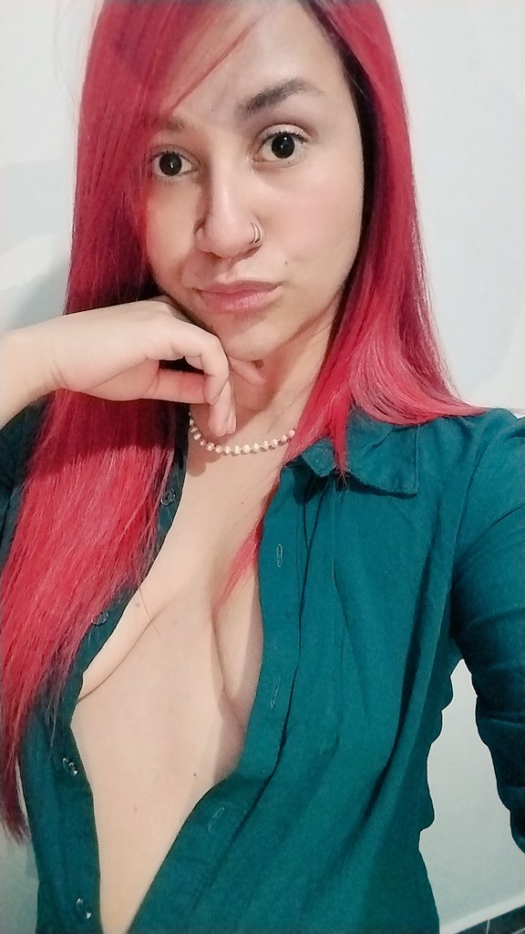 NataLaRat4's tweet photo. La primera del año! 
Feliz noche a los que empezamos el año con gripa! 🥹 https://t.co/SwxyFVdDAW