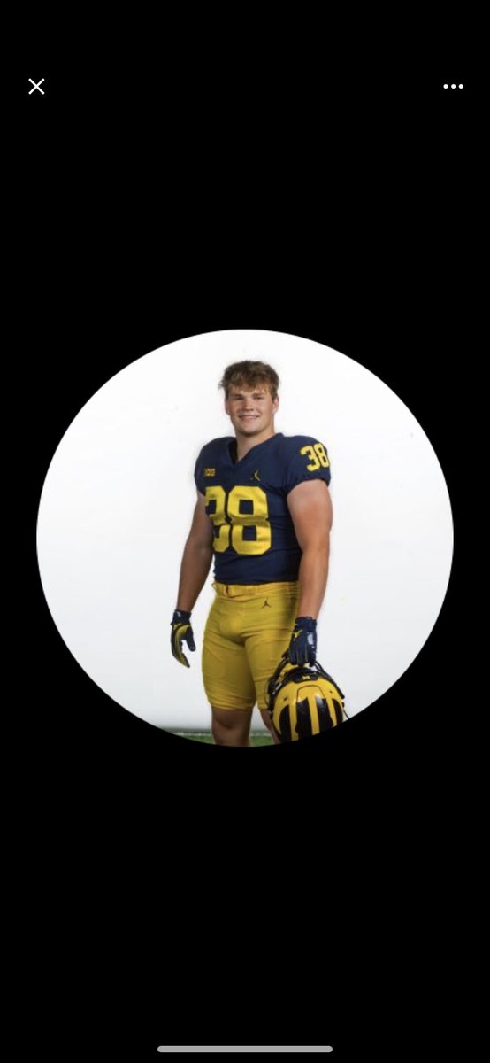 Big time week for the Dee brothers from Mt. Lebanon PA Grayson Dee 
<a href="/GraysonDee1/">Grayson Dee</a> &amp; Michigan football winning the Rose Bowl and playing for the national championship &amp; Beckham Dee <a href="/BeckhamDee9/">Beckham Dee</a> reporting early to Penn State football.
<a href="/UMichFootball/">Michigan Football</a> <a href="/PennStateFball/">Penn State Football</a> <a href="/mtlebofootball/">LEBO FOOTBALL</a>