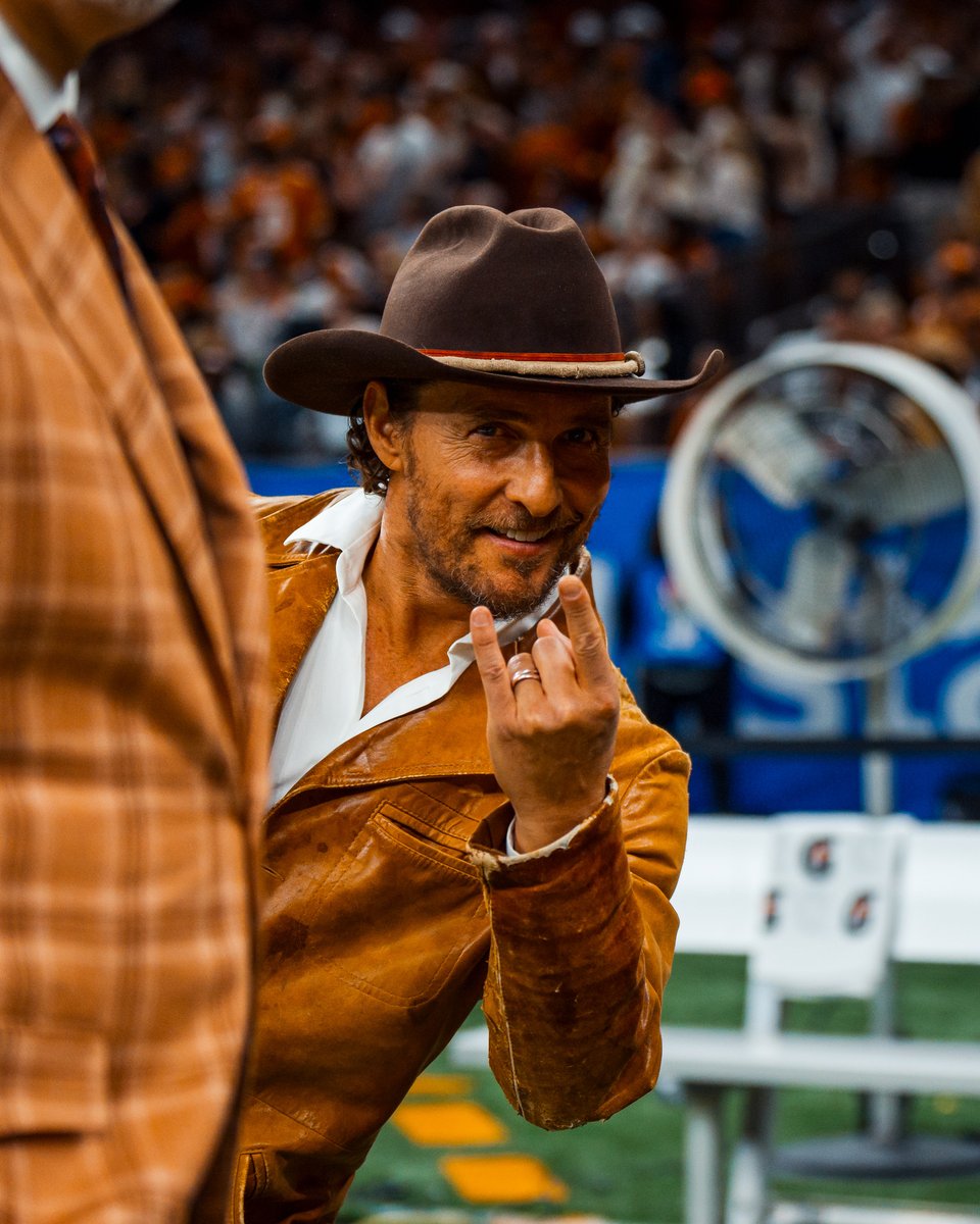 TexasLonghorns's tweet photo. vibessss🤘

#HookEm https://t.co/zDRPU1WSfM