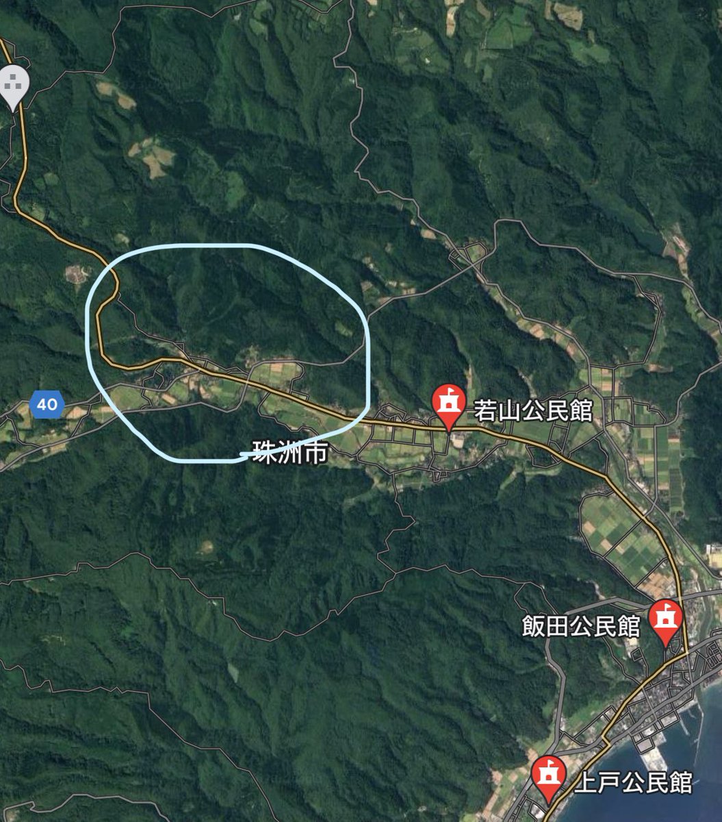 iphonerescue24's tweet photo. 母が珠洲市若山町宇都山に住んでます。
近所の人が集まって安否確認したところ怪我人もおらず無事なようです。

電気、水道は現在も不通です。

避難所は若山公民館ですが
そこまでの道がヒビ割れや隆起で
車で通るのが難しいようです。

#珠洲
#地震
#若山町 https://t.co/ZTwzChiklX