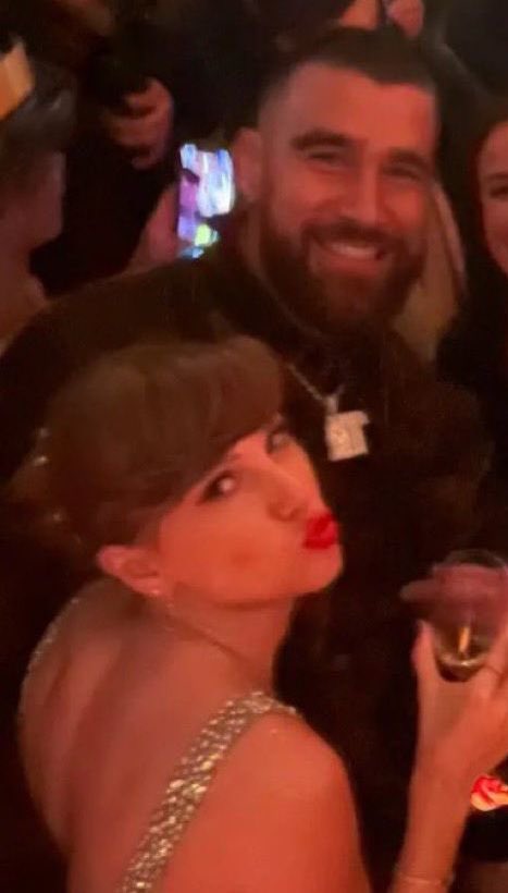 tswifterastour's tweet photo. 🚨| Taylor Swift and Travis Kelce for New Year’s Eve! https://t.co/z3JKT0Ce23