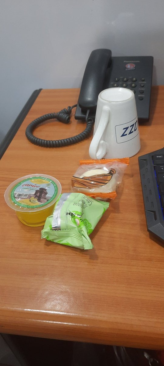 pagi2 di meja sdh disuguhkan beginian, ntap ! 🤤