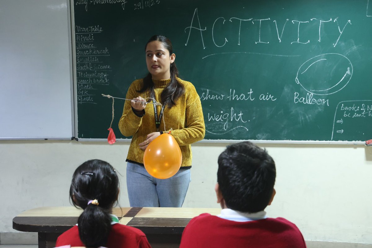 chitkara_school's tweet image. Chitkara International School, Chandigarh conducts an informative yet engaging &quot;Air Around Us&quot; activity for the winsome students of Grade 2

-
#CIS #ScienceActivity #Learning #knowledge #activity #AIr #AiraroundUS #ChitkaraInternationalSchool #Balloons #Experiment