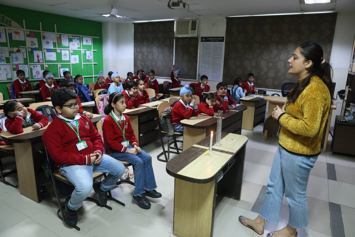 chitkara_school's tweet image. Chitkara International School, Chandigarh conducts an informative yet engaging &quot;Air Around Us&quot; activity for the winsome students of Grade 2

-
#CIS #ScienceActivity #Learning #knowledge #activity #AIr #AiraroundUS #ChitkaraInternationalSchool #Balloons #Experiment