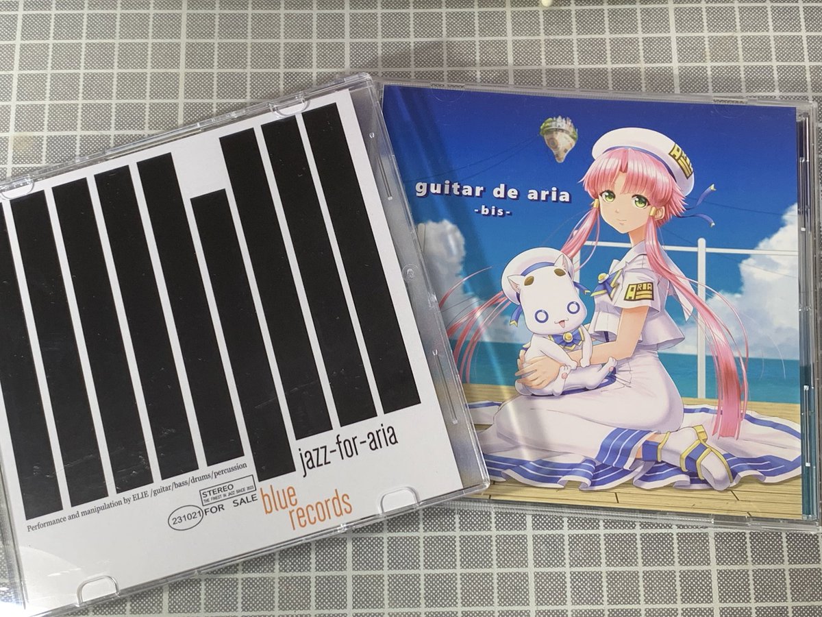 _mouton_lapin_'s tweet photo. #AC20 でゲットした@7454Studio さんのアレンジアルバムをフルで聴きました！
(ようやく…🙇)
2枚とも耳に心地良く演奏も聴きやすかったです😌
「guitar〜」の方は原曲のイメージに寄せた感じ、「jazz〜」の方は割と大胆なジャズアレンジ、という印象を受けましたが、どちらも新鮮で良きでした☺️ https://t.co/wIIb1C2BH7