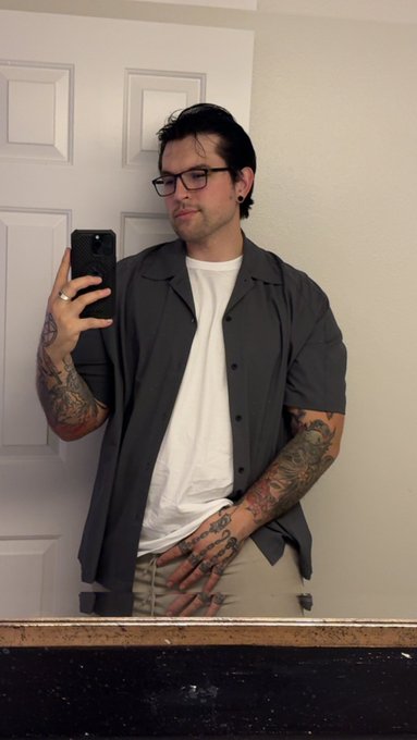 2024 need me ? https://t.co/SVDTEsAn9l