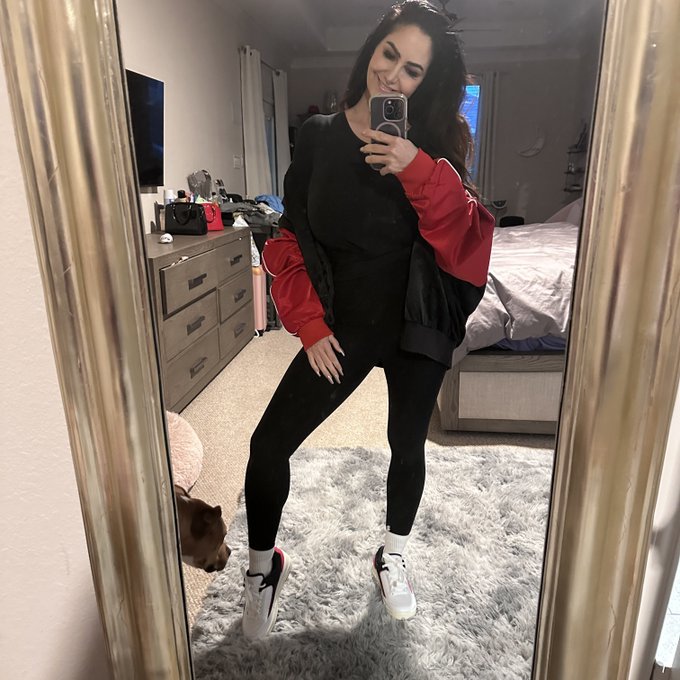 Finished the year with some Texans 🏈 and started the year with some Rockets 🏀 #htown girl todays fit<a href="/tag/htown"class="tags"><span>#htown</span></a><a href="/tag/ootd"class="tags"><span>#ootd</span></a>