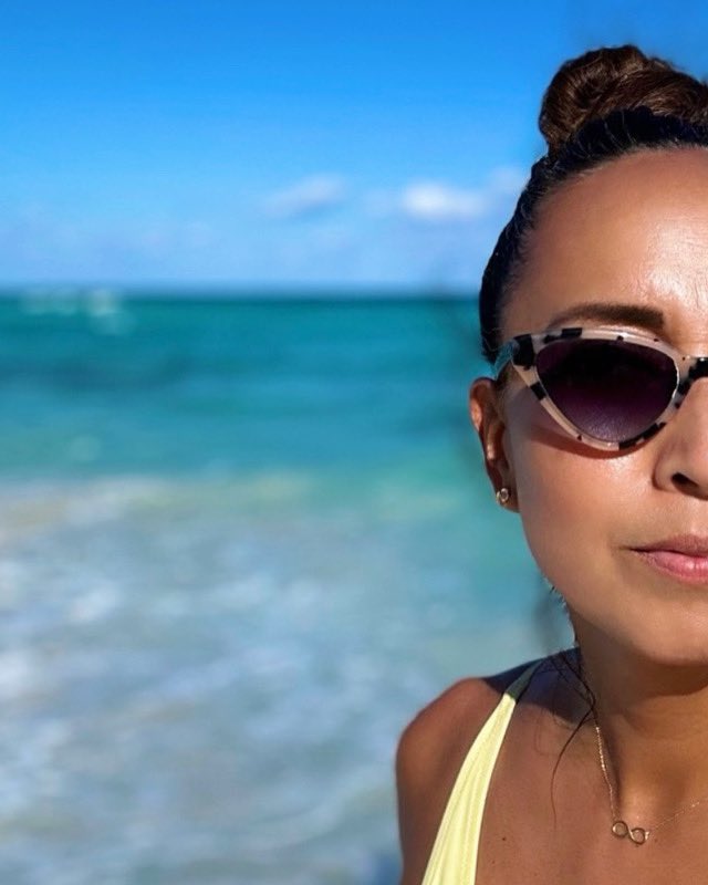 PayFresh's tweet image. Wishing everyone an amazing, succesful, healthy, prosperous, joyful and blessed new year, full of love. 🙌🏽☀️❤️