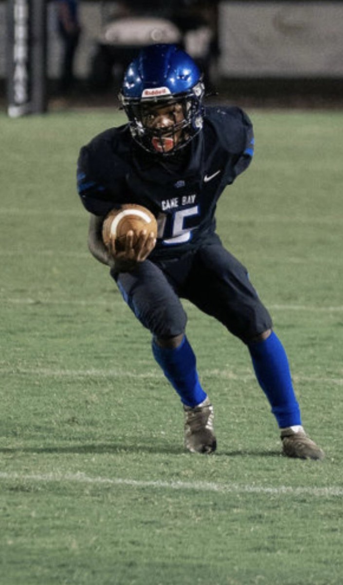 MichaelP2027's tweet image. Great New Years work out with @CaedenWilson4 and @Ykdev1n loving the work we putting in for are skill positions and are next year season. Nice workout that focuses on our agility and cuts. @Hbcu_hsfbcamp @VTOSPORTS @CoachHunt93 @youareathlete @CaneBayCobrasFB @AcesSpotlight