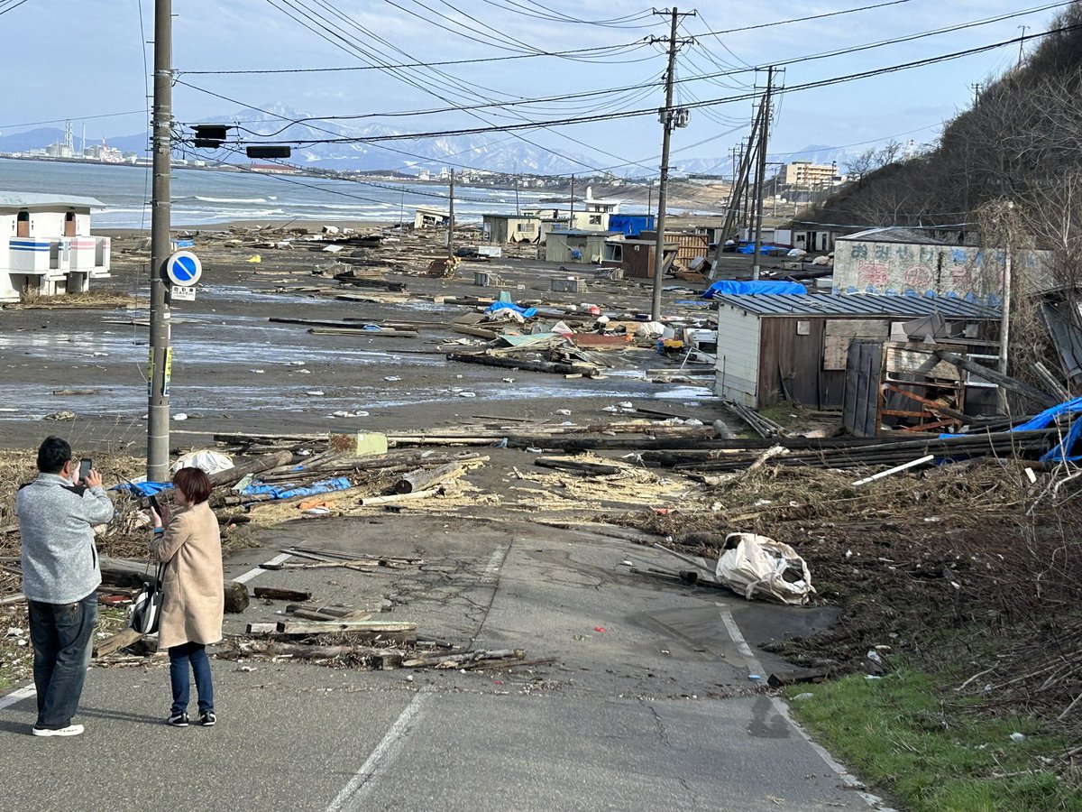 bdjoetsu's tweet photo. Wasn’t expecting this. This is about 1k from my home. 

#津波　#上越　#直江津　#地震 https://t.co/xuQFBRDMpe