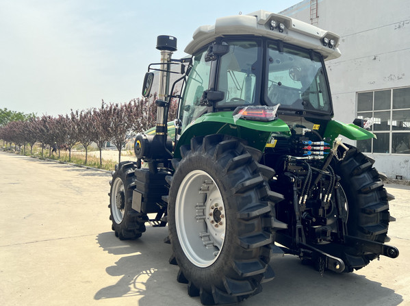 linxiang0721's tweet image. 4x4 tractors with loaders reduce the need to use other agricultural machinery, thereby reducing time and cost investment.
anoncn.com/news/agricultu…
#agromachine #agriculturalfilm #tractor #agro #machinery #farmequipment