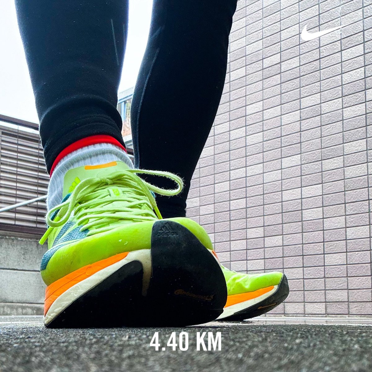 nadesign's tweet photo. 走るデザイナー
毎年恒例のバースデー七福神巡りラン。
走り出して5分でポツポツと降り出し、少しづつ激しくなってきたので途中中断。明日続きから走ります。

Today's #applemusic is #shogohamada 
Ran 4.40 km with the #NRC

#adidas #adidasrunning #adizero #adizeroadiospro2 #running #runner https://t.co/CFKADlKD1u