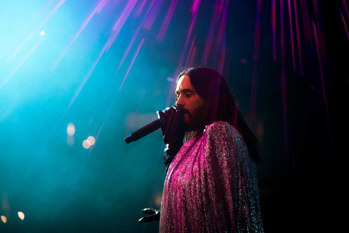 JaredLeto's tweet photo. Every show feels like the first. Excited to see you all on tour!✨ #iHeartALT2024 https://t.co/HnEJMS8ge9