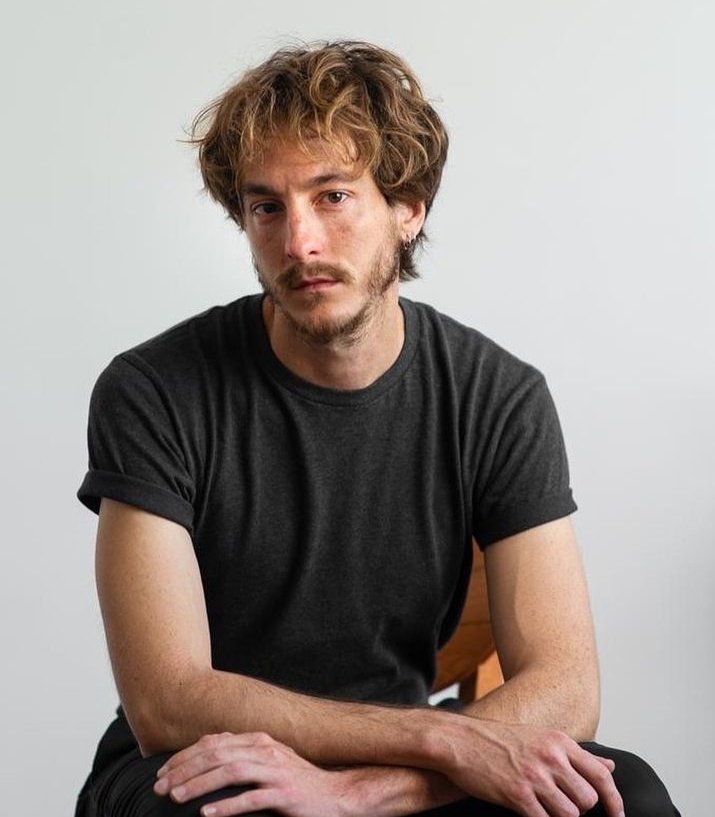 cloverbl00ms_'s tweet photo. él no es consciente de lo que acaba de generar en nosotras las chicas lindas q amamos a remus lupin https://t.co/xhhfGmKUtR