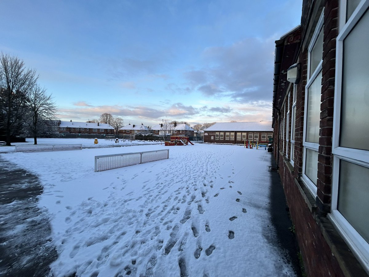 Roscoe_Primary's tweet photo. Loved today in the snow! ⛄️ https://t.co/1t0t5KjQJR