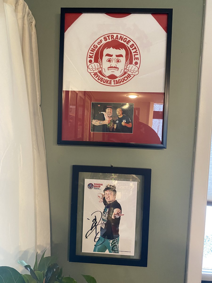 TheDooge's tweet photo. Finally framed my @taguchiryusuke memorabilia up in my office.
Still brings a giant smile to my face. I can’t thank the Coach enough for his time and the moment.
#TaguchiJapan FOREVER! (#TaguchiUSA too!) https://t.co/grTgtJa7tv