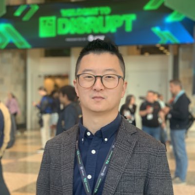 SheldonZhang128's tweet photo. #NewProfilePic from #techcrunchdisrupt last year https://t.co/e6LmigGqCz