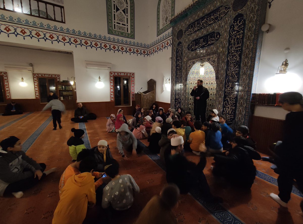 erdem_ct's tweet photo. Kendin için, ailen için, camiler için
Haydi Çocuklar Camiye 

#HaydiÇocuklarCamiye
Bilgi ve Kayıt: https://t.co/jZwQLm6ZT7 https://t.co/8G9lU9mtqH