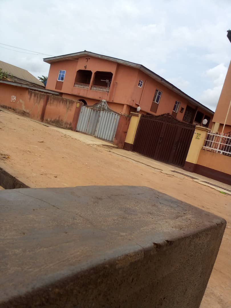 OluwaLargess's tweet photo. Sales sales sale 
One storey building around ijegun on a full plot of land with 10 flats as follows 
3 bedrooms; 1 unit
2 bedroom ; 2units
Mini flat ; 5 units 
Room self ; 2 units 
Title ; deed of assignment, survey,omo Onile receipt  C of O, and governors consent 
Asking ; 65M
Please retweet.. my customer fit Dey your TL
Thanks
