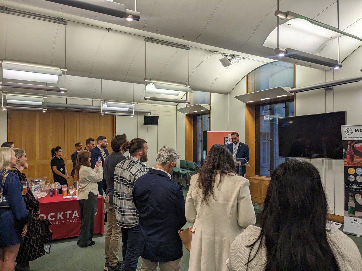 Great to attend @AlcoholChangeUK's @dryjanuary & zero alc tasting event in Portcullis House. Thanks to @Christian4BuryS for highlighting how it's been over a decade since we've had an alcohol strategy, which is urgently needed as we're seeing record high deaths from alcohol.
