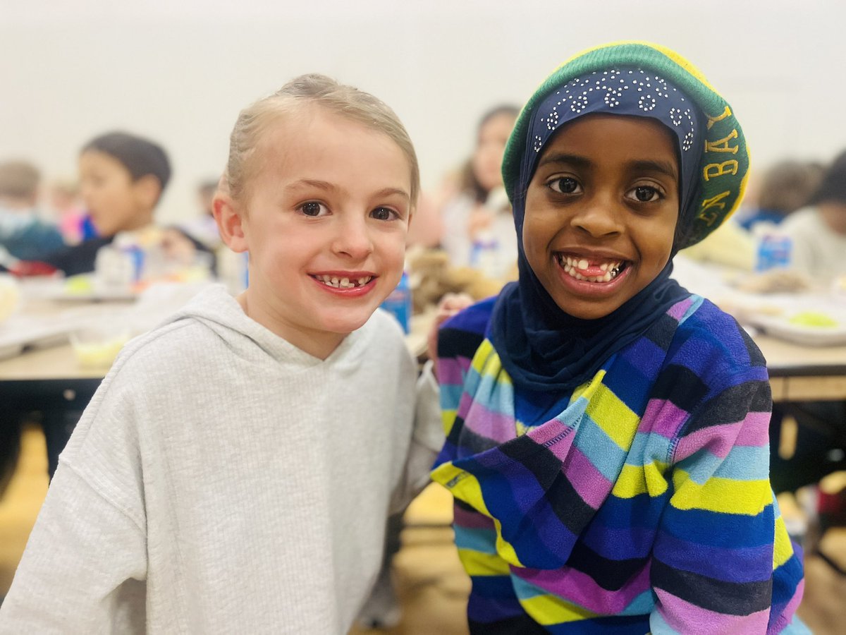 StephStolpMcK's tweet photo. 1st grade friends with matching smiles! 🦷💕 #mckinleystrong #owatonnaproud https://t.co/8Ko5K8iihP