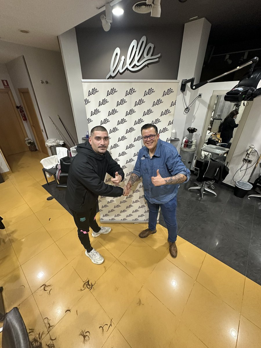 RadioGachi's tweet photo. 👨‍🦲 TODO es posible en @peluqueriaLillo https://t.co/tvecg8oG9m